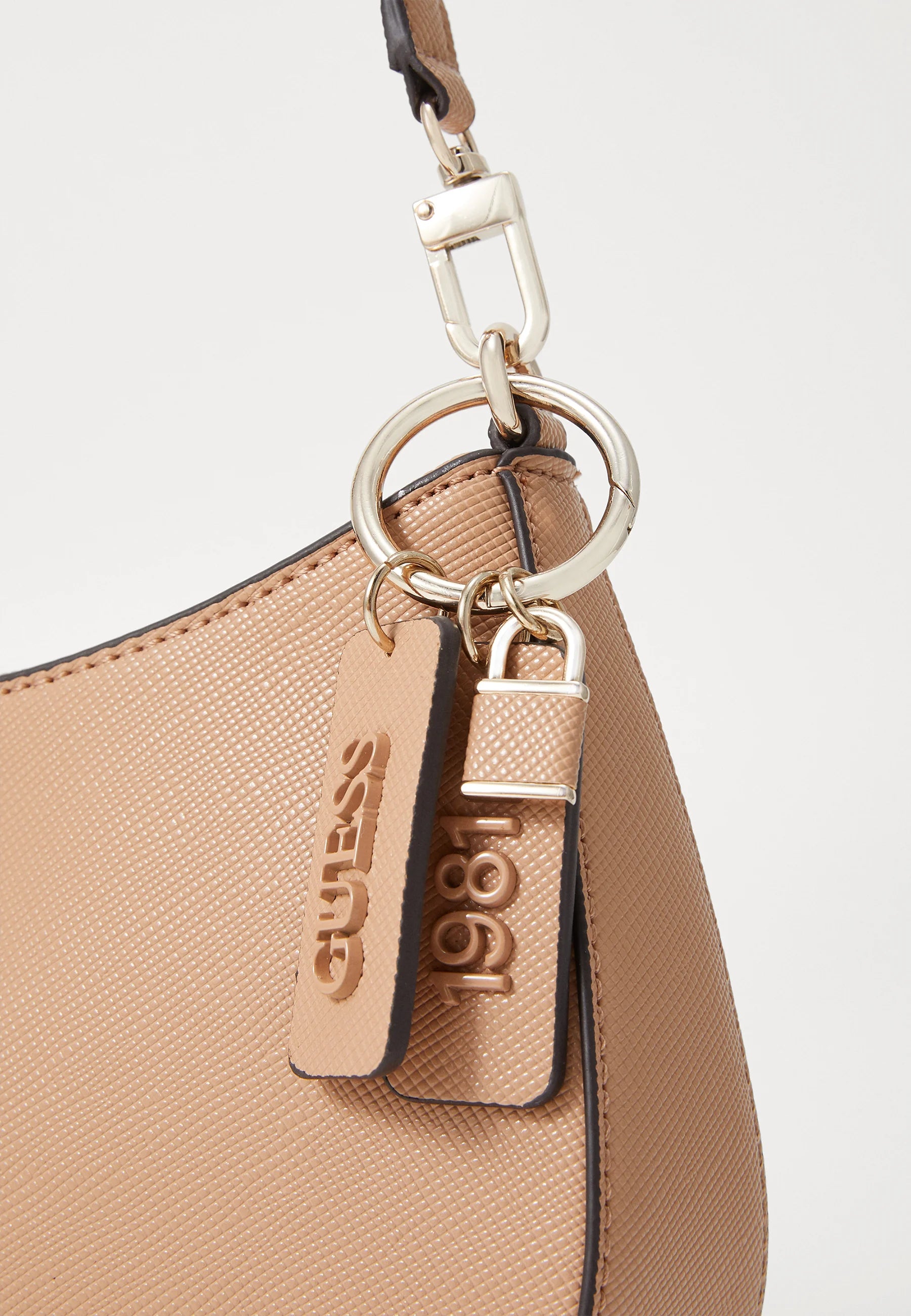 Guess Noelle Saffiano Schultertasche