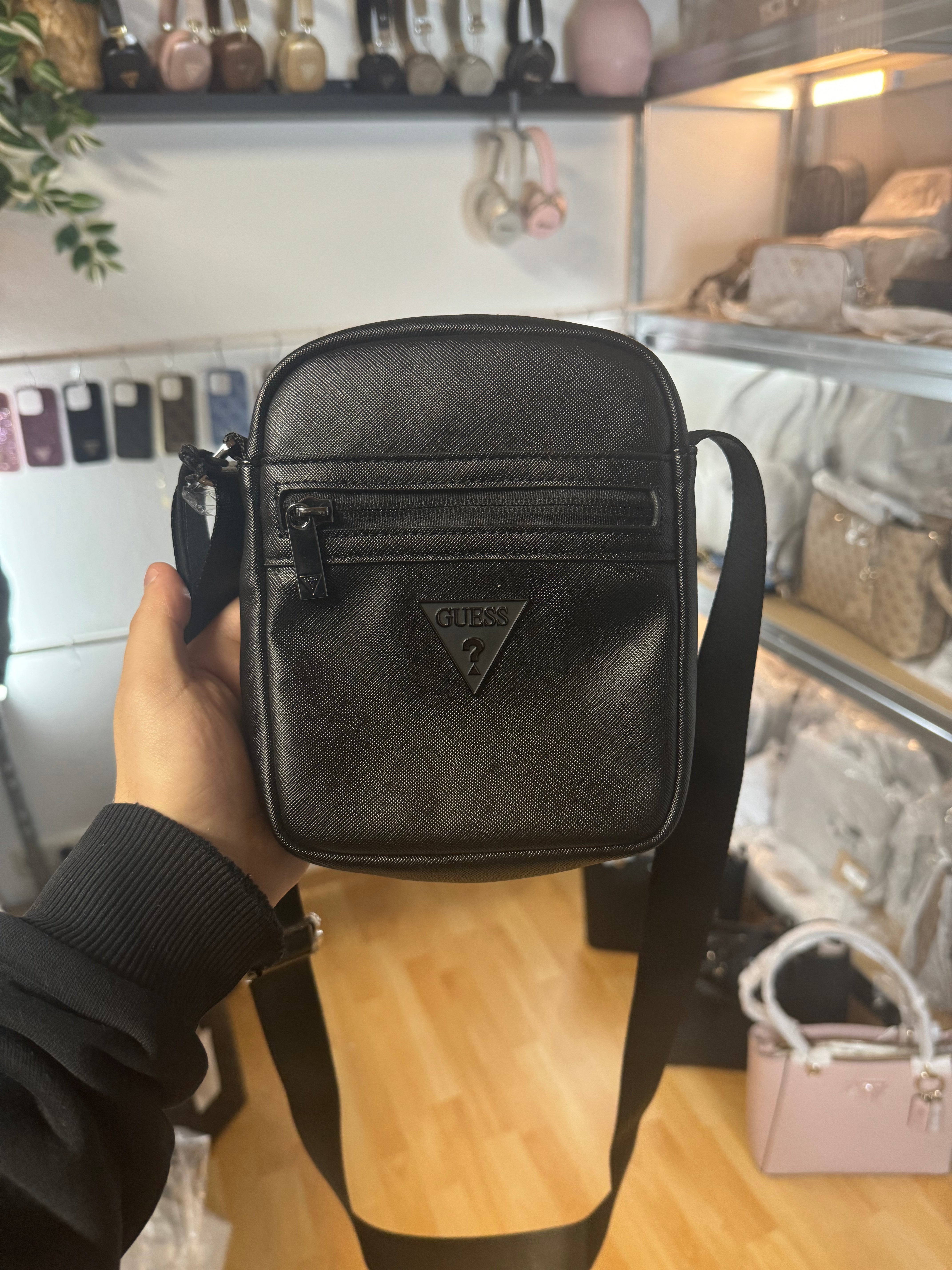 Guess Lynsi Mini Umhängetasche