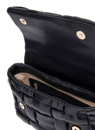 Guess Marion Flap Schultertasche Schwarz